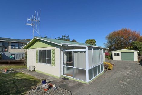 Photo of property in 30 Avenue Road, Foxton, 4814