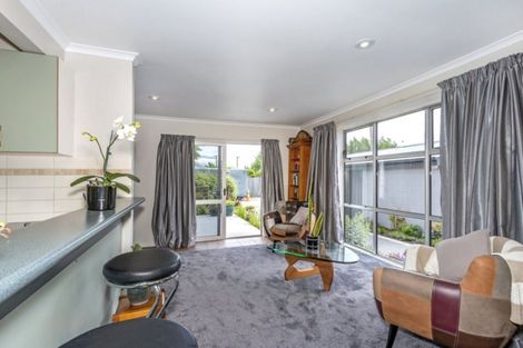 Photo of property in 5 Nyoli Street, Northcote, Christchurch, 8052