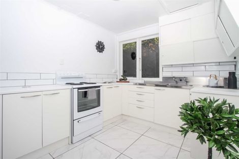 Photo of property in 32 Shetland Street, Glen Eden, Auckland, 0602