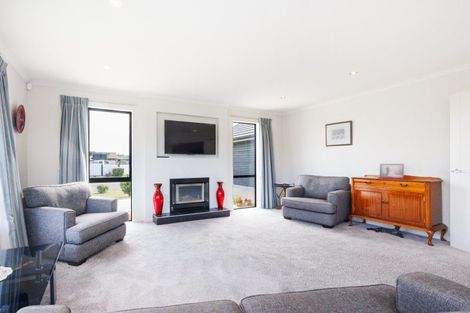 Photo of property in 54 Rosalie Terrace, Kelvin Grove, Palmerston North, 4414