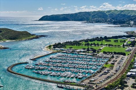Photo of property in 8 Kiriwai Road, Paremata, Porirua, 5024