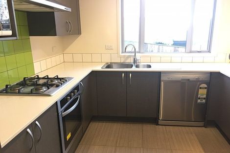 Photo of property in 20 Exeter Place, Unsworth Heights, Auckland, 0632