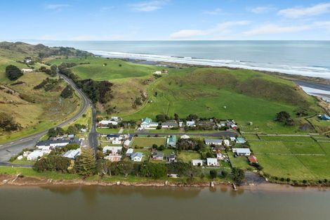Photo of property in 6 Briscoe Street, Awakino, Mokau, 4376