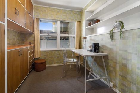 Photo of property in 5 Chapman Road, Te Atatu Peninsula, Auckland, 0610