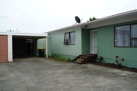 Photo of property in 2/24 Station Road, Takanini, 2112