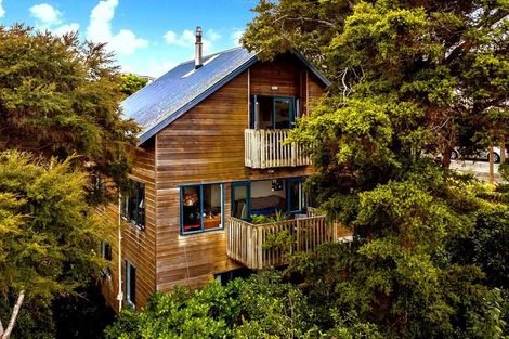 Photo of property in 2 Hill Street, Leigh, 0985