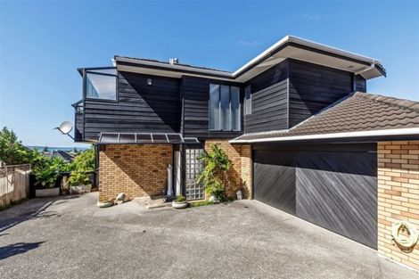 Photo of property in 2/11 Seaview Road, Castor Bay, Auckland, 0620