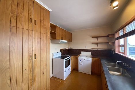 Photo of property in 194 East Coast Road, Forrest Hill, Auckland, 0620