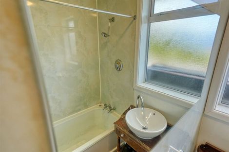 Photo of property in 42 Koe Street, Moana, 7872