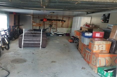 Photo of property in 27 Bellringer Crescent, Newlands, Wellington, 6037