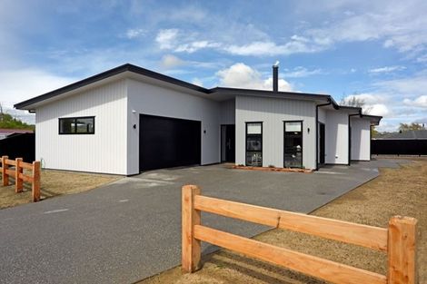 Photo of property in 30 Plunket Street, Omakau, 9376