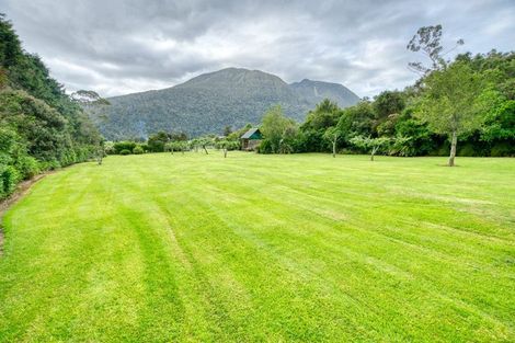 Photo of property in 2147 Lake Brunner Road, Inchbonnie, Kumara, 7875