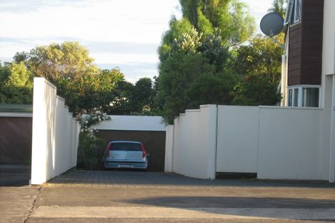 Photo of property in 2/94 Saint Johns Road, Saint Johns, Auckland, 1072