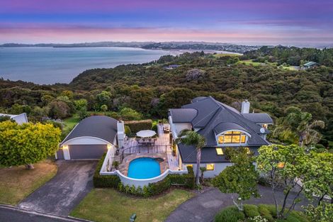 Photo of property in 2 Puriri Place, Sandspit, Warkworth, 0982