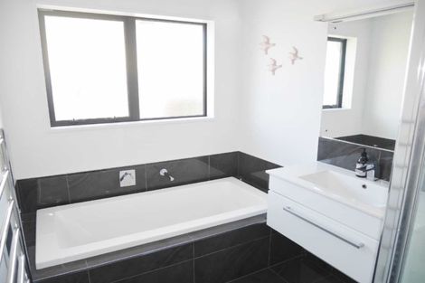 Photo of property in 9 Gosling Crescent, Halswell, Christchurch, 8025