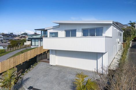 Photo of property in 23a Monyash Road, Manly, Whangaparaoa, 0930