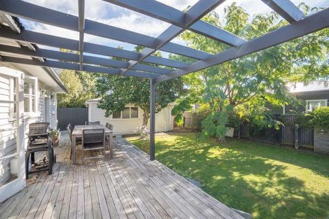 Photo of property in 4 Brett Place, Takaro, Palmerston North, 4412