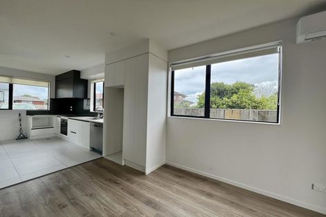 Photo of property in 11e Mandarin Place, Half Moon Bay, Auckland, 2012