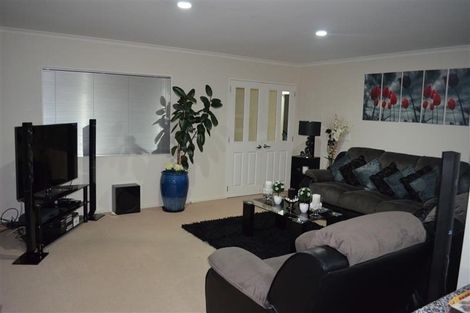 Photo of property in 16 Percy Kinsman Crescent, Riverstone Terraces, Upper Hutt, 5018
