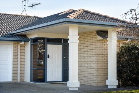 Photo of property in 21 Cate Road, Rototuna, Hamilton, 3210