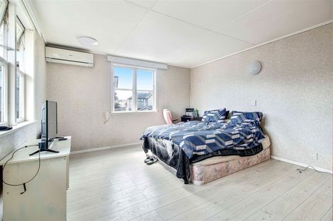 Photo of property in 7 Kaweka Street, New Lynn, Auckland, 0600