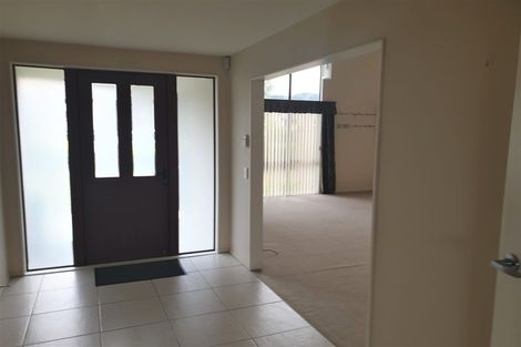 Photo of property in 37 Mcewen Crescent, Riverstone Terraces, Upper Hutt, 5018