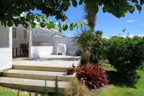 Photo of property in 80 Watt Street, Coromandel, 3506