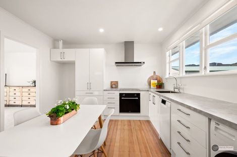 Photo of property in 4 Barsi Grove, Avalon, Lower Hutt, 5011