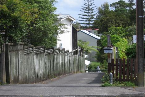 Photo of property in 1/10 Cresta Avenue, Beach Haven, Auckland, 0626