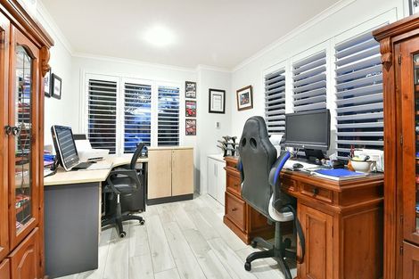 Photo of property in 6 Coral Court, Gulf Harbour, Whangaparaoa, 0930