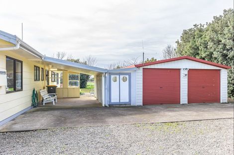 Photo of property in 218 Hokio Beach Road, Levin, 5571