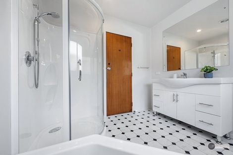 Photo of property in 30 Viewmont Drive, Harbour View, Lower Hutt, 5010