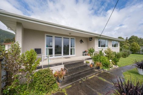 Photo of property in 138 Waller Street, Murchison, 7007