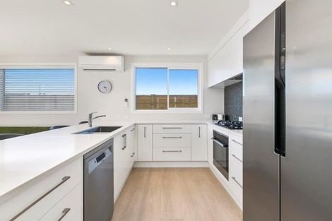 Photo of property in 1 Tuangi Way, Papamoa Beach, Papamoa, 3118