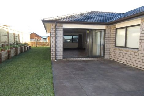 Photo of property in 4 Yorkshire Close, Whitby, Porirua, 5024