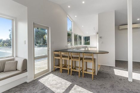 Photo of property in 4/7 Radiata Lane, Chatswood, Auckland, 0626