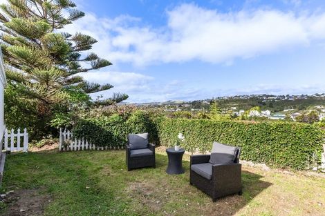 Photo of property in 30 Bassett Road, Johnsonville, Wellington, 6037