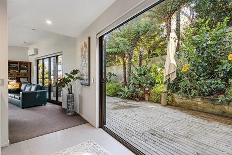 Photo of property in 21 Mariners View Road, Beach Haven, Auckland, 0626