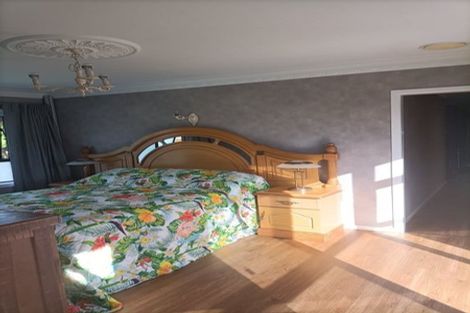 Photo of property in 5 Sutton Crescent, Papatoetoe, Auckland, 2025