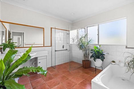 Photo of property in 59 Whiting Crescent, Greenmeadows, Napier, 4112