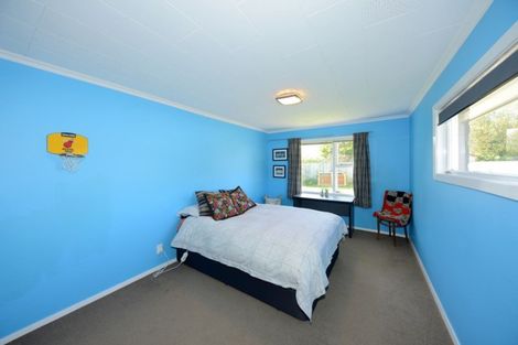 Photo of property in 334 Memorial Avenue, Burnside, Christchurch, 8053