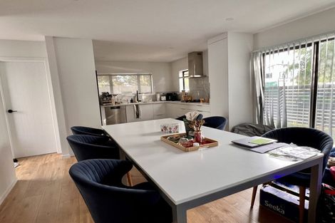 Photo of property in 53a Megan Avenue, Pakuranga Heights, Auckland, 2010