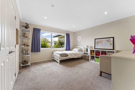 Photo of property in 32 Titoki Road, Waikanae Beach, Waikanae, 5036