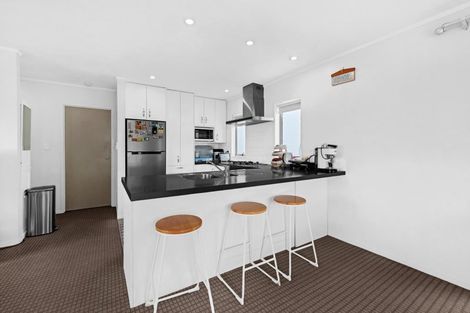 Photo of property in 2 Talmar Place, Massey, Auckland, 0614