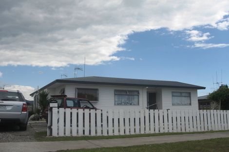 Photo of property in 24 Seddon Street, Te Puke, 3119