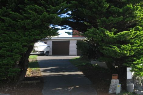 Photo of property in 129 Tutere Street, Waikanae Beach, Waikanae, 5036