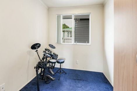 Photo of property in 59 Sylvan Crescent, Te Atatu South, Auckland, 0610