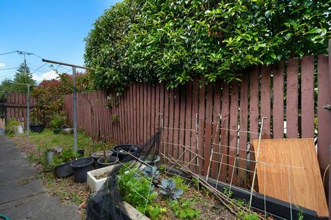 Photo of property in 2/2 Vodanovich Road, Te Atatu South, Auckland, 0610