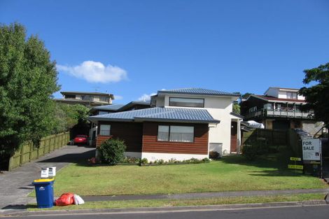 Photo of property in 2/20 Bronzewing Terrace, Unsworth Heights, Auckland, 0632
