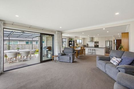 Photo of property in 35 Waipunahau Road, Waikanae, 5036
